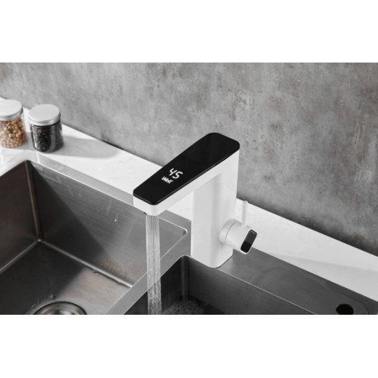 Well CASCADE elektromos átfolyós vízmelegítő csaptelep vízszintes felületre FCT-EL-CASCADE-WL