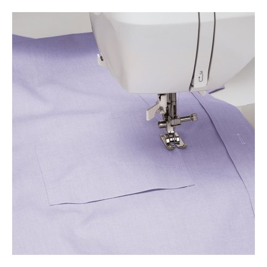 Singer 6680 Starlet varrógép asztallal, 80 öltésminta, akár 6,5 mm széles öltések. LCD kijelző