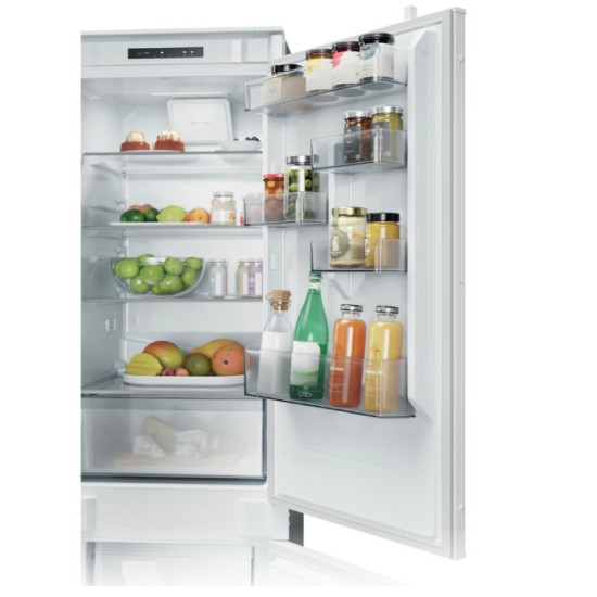 Candy ECNBQL3518EV beépíthető alulfagyasztós kombinált hűtőszekrény, 194/74L, 54x55x177.2 cm Low Frost Technology