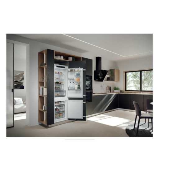 Haier EHBQW5518E Total No Frost beépíthető alulfagyasztós kombinált hűtőszekrény, Wifi, 178/73L, 54x55x177.2 cm