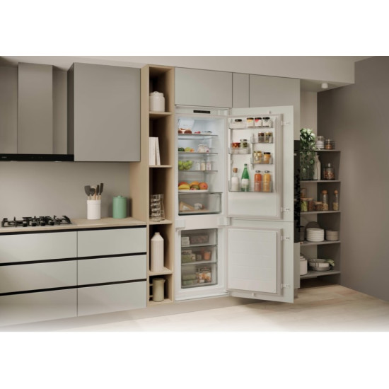 Candy CNBQL3518EV beépíthető alulfagyasztós kombinált hűtőszekrény, 194/74L, 54x55x177.2 cm 