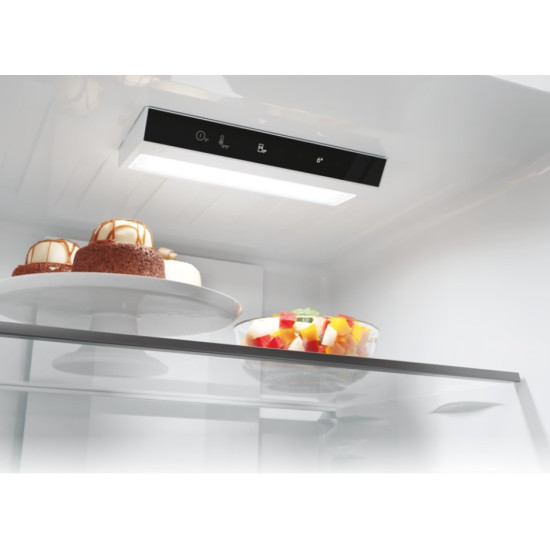 Candy CNCQ2T518EX No Frost alulfagyasztós kombinált hűtőszekrény, 197/82L, Wifi, 54.5x60.2x182.5 cm, inox szín 