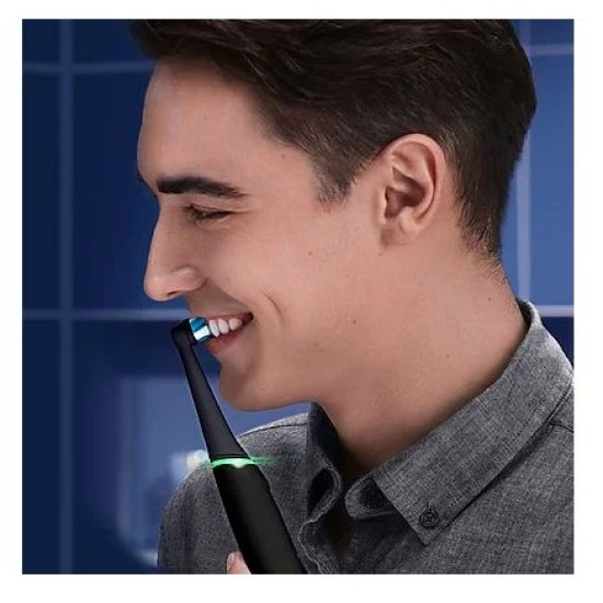 Oral-B iO6 Black elektromos fogkefe 