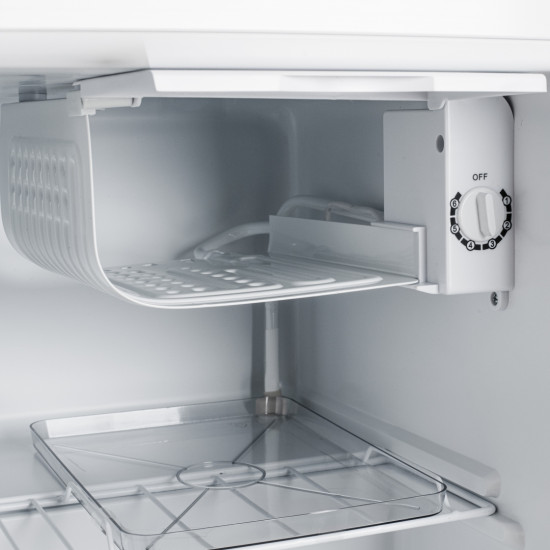 Adler AD8096 egyajtós mini hűtőszekrény, 45L, 45x45x49.5 cm 