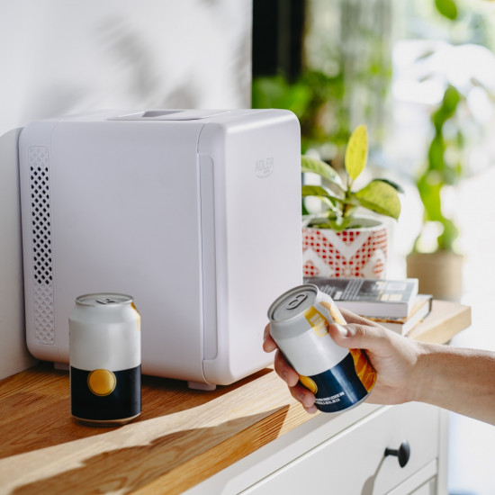 Adler AD8084W mini hűtőszekrény 4L, fehér szín 