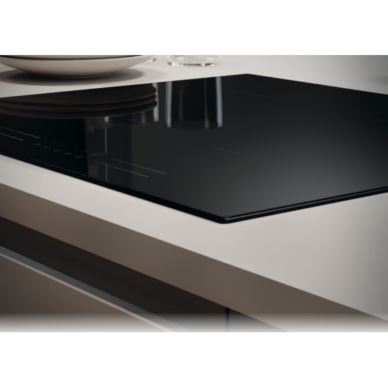 Candy CI642CA beépíthető indukciós kerámialap, fekete szín, 59x52x6.2 cm