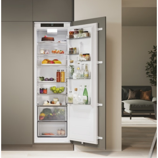 Candy CML5518EVWL beépíthető egyajtós hűtőszekrény, Wifi, 315L, 54x55x177.2 cm