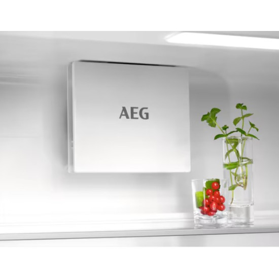 AEG OSC5D181ES beépíthető alulfagyasztó kombinált hűtőszekrény, 196/73L, 54.6x54.9x177.2 cm