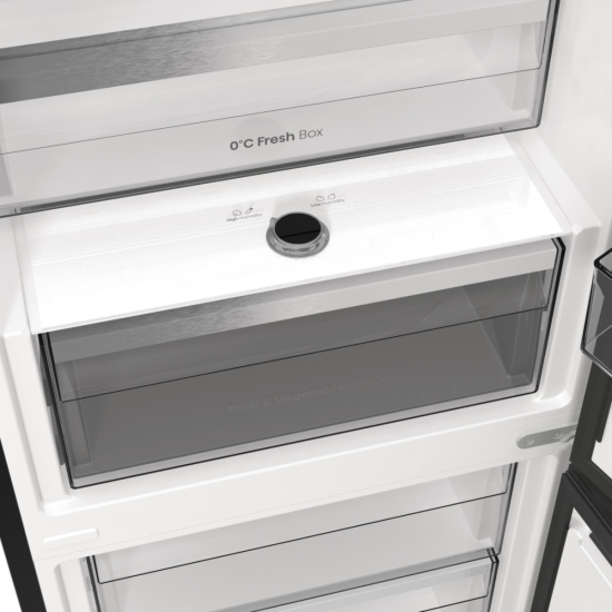 Hisense RB5P410SAFA No Frost alulfagyasztós kombinált hűtőszekrény, 283/130L,Wifi, inverteres kompresszor, 59.5x65.8x203 cm, fekete szín 