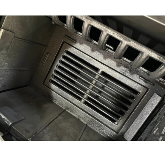 Hunor YTK 210 sparhelt fekete jobbos 7,85 kW, öntvény tűztérrel, 81x40x75 cm 