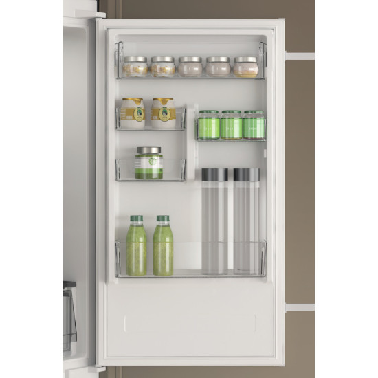 Whirlpool WHC18 T132 Total No Frost beépíthető alulfagyasztós kombinált hűtőszekrény, 182/68L, Zen Inverter Kompresszor, 54x54.5x177 cm