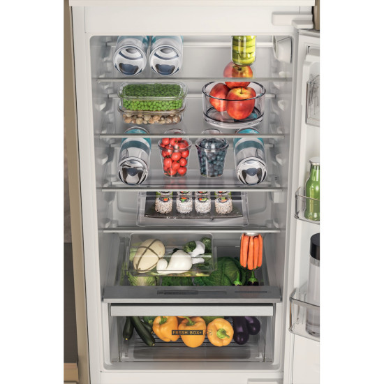 Whirlpool WHC18D031C1 beépíthető alulfagyasztós kombinált hűtőszekrény, 189/79L, 54x54.5x177 cm