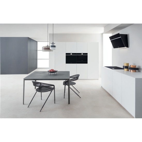 Whirlpool WHVS 90F LT C K beépíthető falra szerelhető döntött kürtös konyhai elszívó, 50.4x37x89.8 cm, fekete szín 