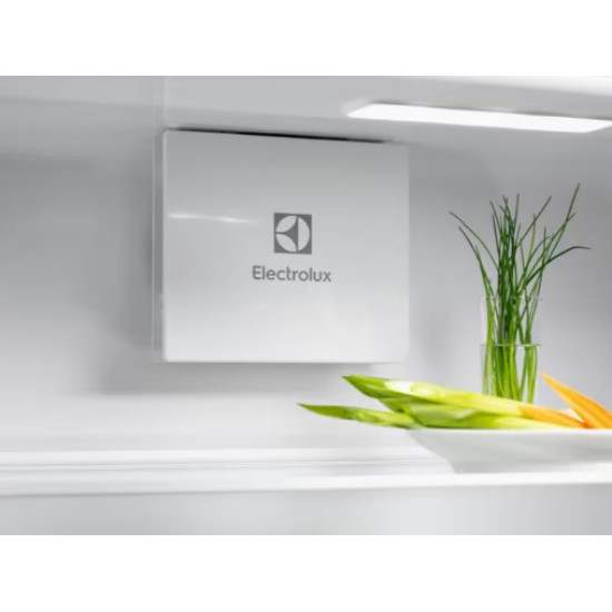 Electrolux LND5FE18S beépíthető kombinált alulfagyasztós hűtőszekrény, 177.2 cm, 196 l/73 l, DynamicAir, LowFrost, ColdSense 