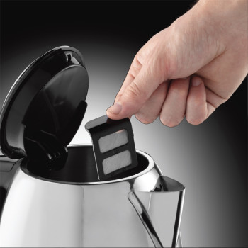 Russell Hobbs 23930-70 vízforraló, 2400W, 1.7L, ezüst szín 