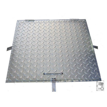 Horganyzott aknafedlap zárható 600X600