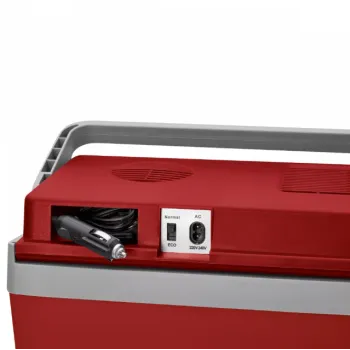 Clatronic KB 3713 12/230V autós/hálózati hűtőtáska, piros, 0,75 / 1,0 / 1,5 / 2,0 literes palackhoz