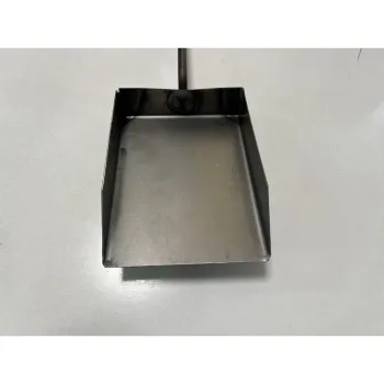 Salakoló hamukiszedő lapát