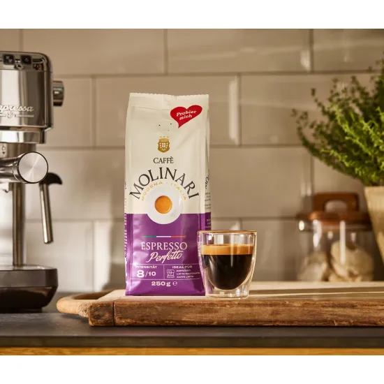 Tchibo Lapressa presszó kávéfőző, 1300W, fekete szín