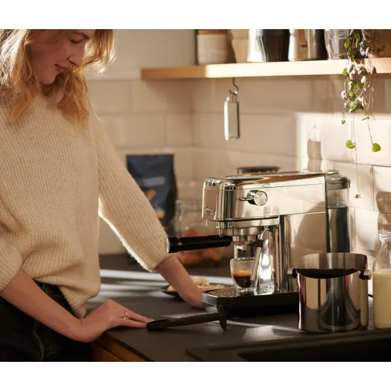 Tchibo Lapressa presszó kávéfőző, 1300W, ezüst szín 