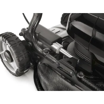 Stiga MODEL-1 önjárós akkumulátoros fűnyíró, szén/kevlár anyag vázzal, hajtható fogantyúval