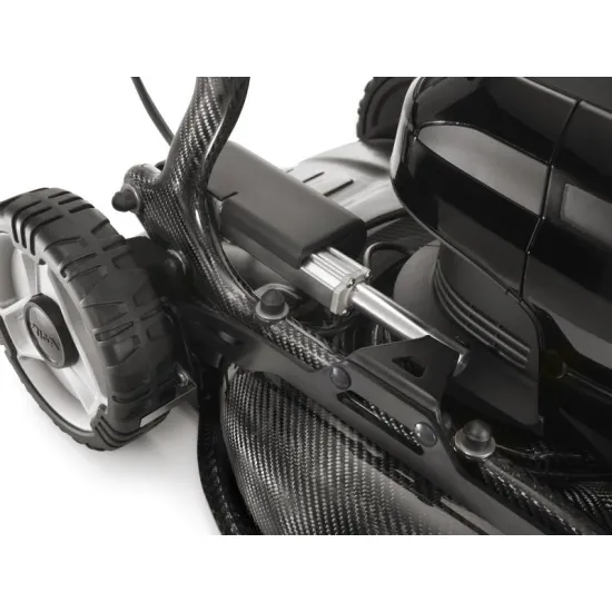 Stiga MODEL-1 önjárós akkumulátoros fűnyíró, szén/kevlár anyag vázzal, hajtható fogantyúval