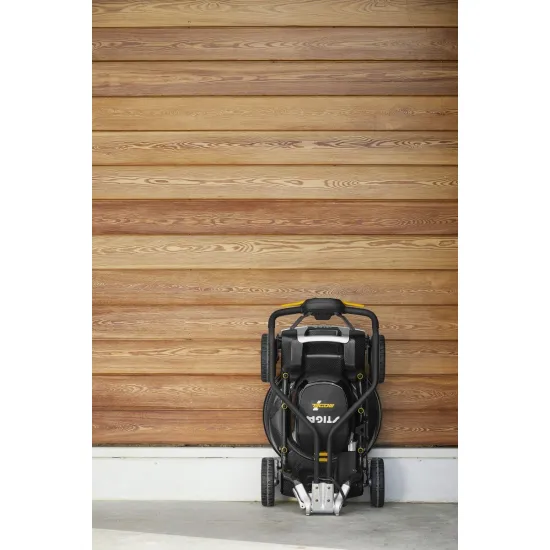 Stiga MODEL-1 önjárós akkumulátoros fűnyíró, szén/kevlár anyag vázzal, hajtható fogantyúval