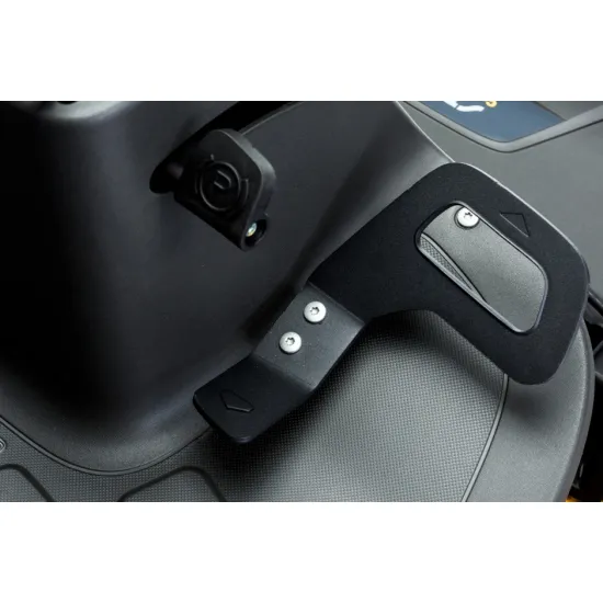 Stiga PARK 300 frontkaszás fűnyíró traktor, 3000m2 (Vágóasztal nélkül), hidrosztatikus váltóval 