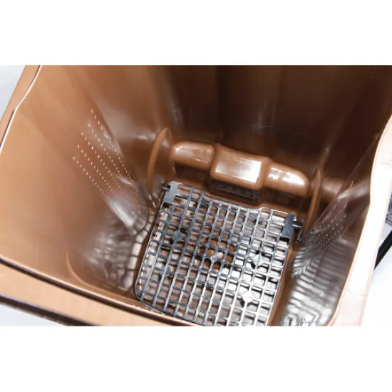 europlast 240l kerekes BIO-hulladék tároló az edény alján felhajtható műanyag rosta található