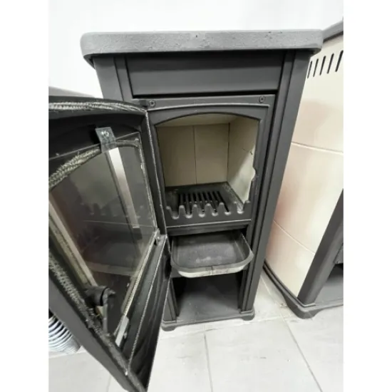 Warnex Thalia Okta ECO kandalló piros lemez oldal borítás, öntöttvas tető és ajtó 