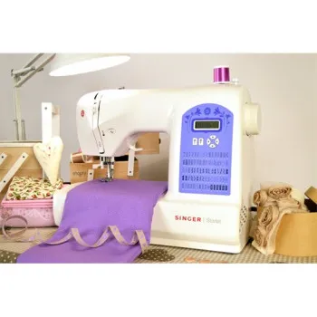 Singer 6680 Starlet varrógép asztallal, 80 öltésminta, akár 6,5 mm széles öltések. LCD kijelző