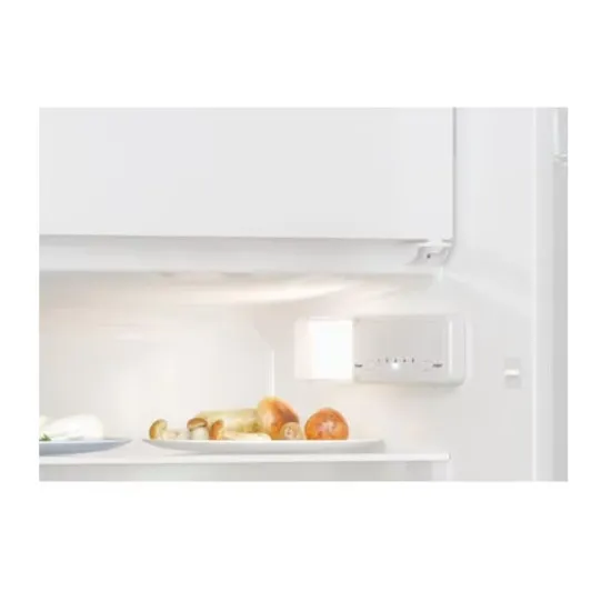 Candy CM4SE68W pult alá építhető egyajtós hűtőszekrény,95/16L, 55.6x59.6x82.6 cm 