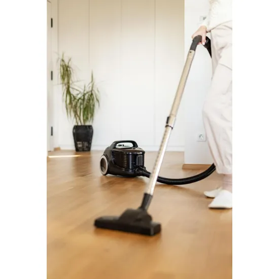 Gorenje VCE01G4AEBK porzsákos porszívó, 800W, fekete szín 