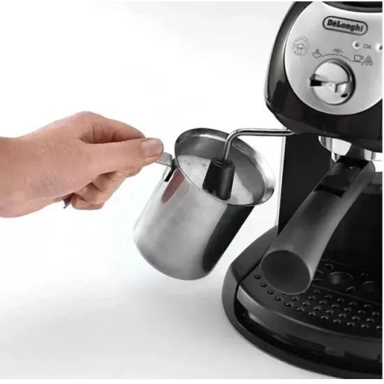 Delonghi EC201 CDB presszó kávéfőző, 15 bar, Eco Function Auto-off, Cappuccino System, fekete szín 