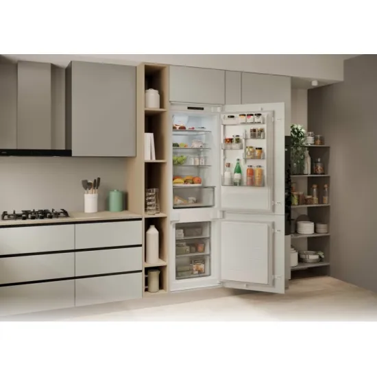 Candy CNBQL3518EV beépíthető alulfagyasztós kombinált hűtőszekrény, 194/74L, 54x55x177.2 cm 