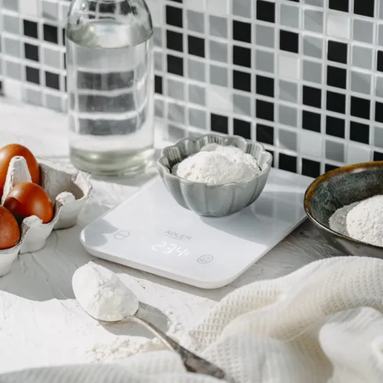 Adler AD3181W digitális konyhai mérleg, 10kg-os méréshatárral, fehér szín 