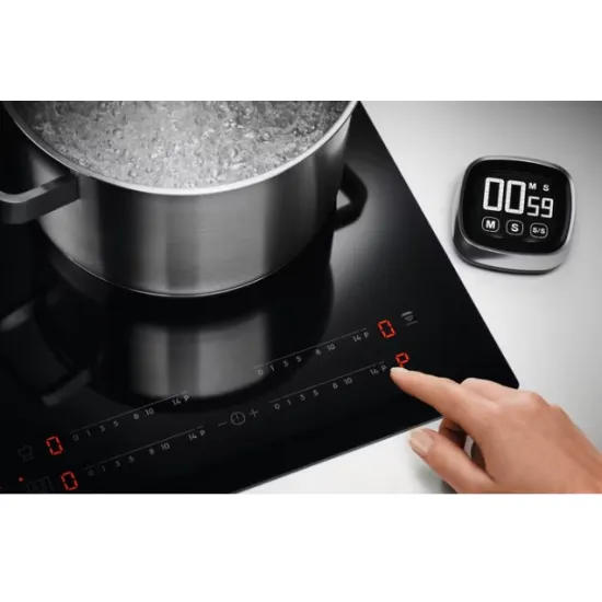Electrolux EIS82453IT beépíthető indukciós kerámialap, Bridge összekapcsolható főzőzóna, 77x51x4.4 cm, matt fekete szín 
