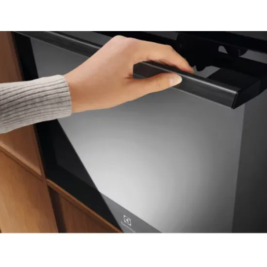 Electrolux LOD8P39Z beépíthető sütő, 72L, pirolitikus tisztítás, 59.4x56.9x59.4 cm, fekete szín 