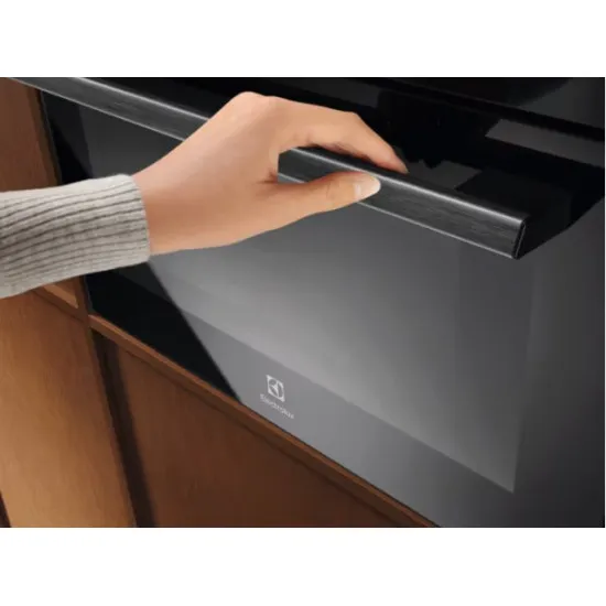 Electrolux LVL8E09Z beépíthető kompakt sütő és mikró, 44L, Wifi, 59.5x56.7x45.5 cm, fekete szín 