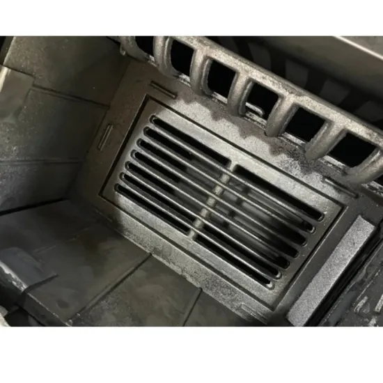 Hunor YTK 210 sparhelt fekete jobbos 7,85 kW, öntvény tűztérrel, 81x40x75 cm 