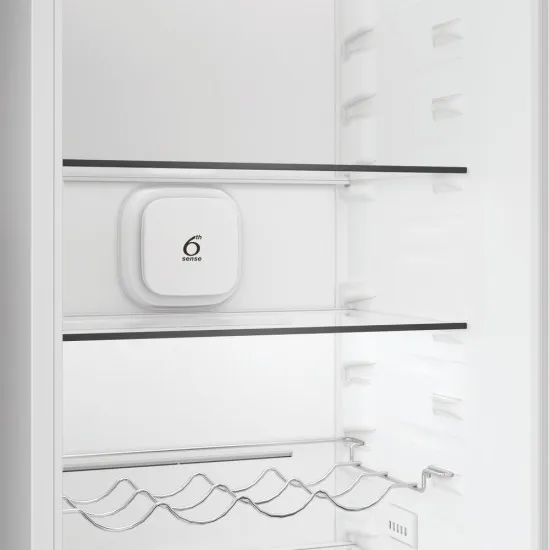 Whirlpool WHK2 5322 B4E Total No Frost beépíthető alulfagyasztós kombinált hűtőszekrény, 224/76L, Zen Inverter Kompresszor, 54x55x193.5 cm, cink fém szín 
