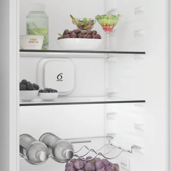 Whirlpool WHK2 5322 B4E Total No Frost beépíthető alulfagyasztós kombinált hűtőszekrény, 224/76L, Zen Inverter Kompresszor, 54x55x193.5 cm, cink fém szín 