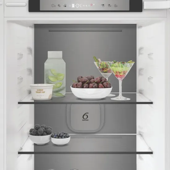 Whirlpool WHK2 5323 B5E1 Total No Frost beépíthető alulfagyasztós kombinált hűtőszekrény, 224/76L, Zen Inverter Kompresszor, 54x55x193.5 cm, cink fém szín 