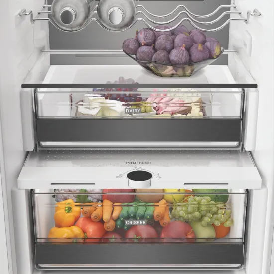 Whirlpool WHK2 5323 B5E1 Total No Frost beépíthető alulfagyasztós kombinált hűtőszekrény, 224/76L, Zen Inverter Kompresszor, 54x55x193.5 cm, cink fém szín 