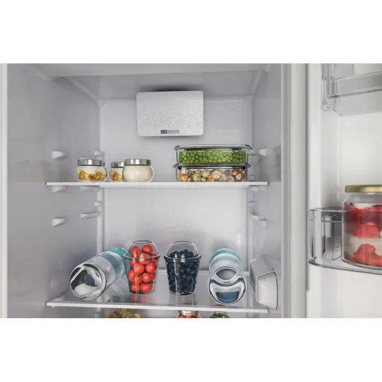 Whirlpool WHSD18A011B2 beépíthető egyajtós hűtőszekrény, 306L, 54x54.5x177 cm