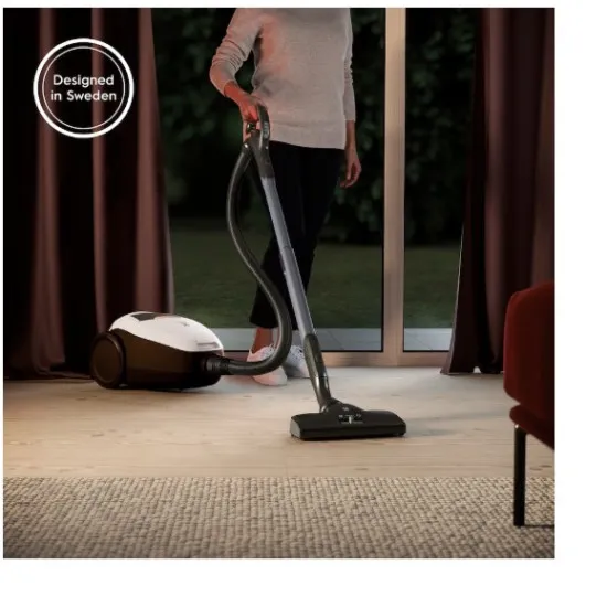 Electrolux PD82-ALRG Pure D8.2  porzsákos porszívó, 600W, krémfehér szín 