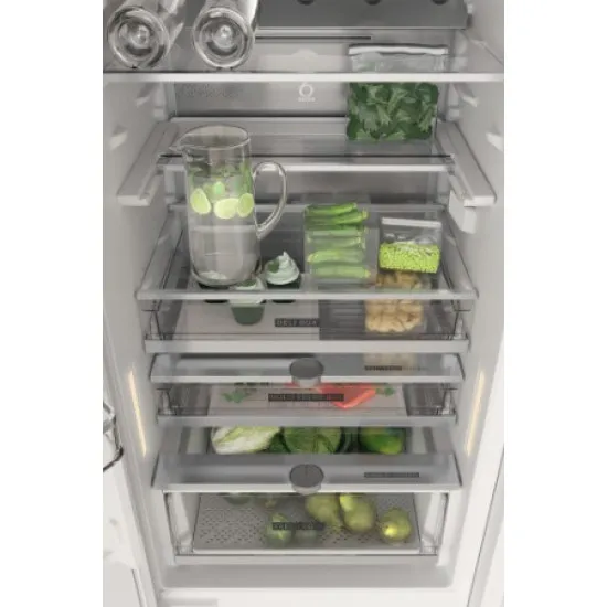 Whirlpool WHC20 T593 P Total No Frost beépíthető kombinált alulfagyasztós hűtőszekrény, 212/68L, 54x55x194 cm 