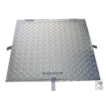 Horganyzott aknafedlap zárható 600X600