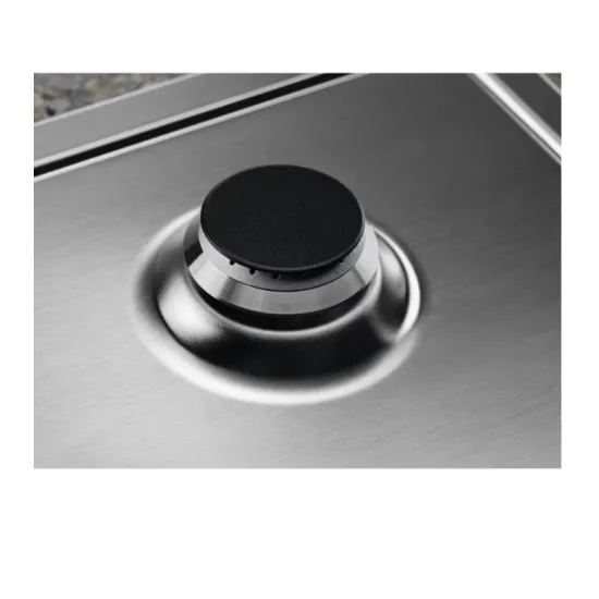 Electrolux KGS64362SX beépíthető gáz főzőlap, inox, kétkörös wok égőfej, 2 fekete öntöttvas tartórács