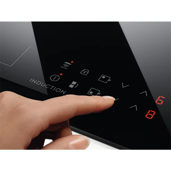 Electrolux LIR60433B beépíthető indukciós kerámia kerámialap. 59x52x4.4 cm 